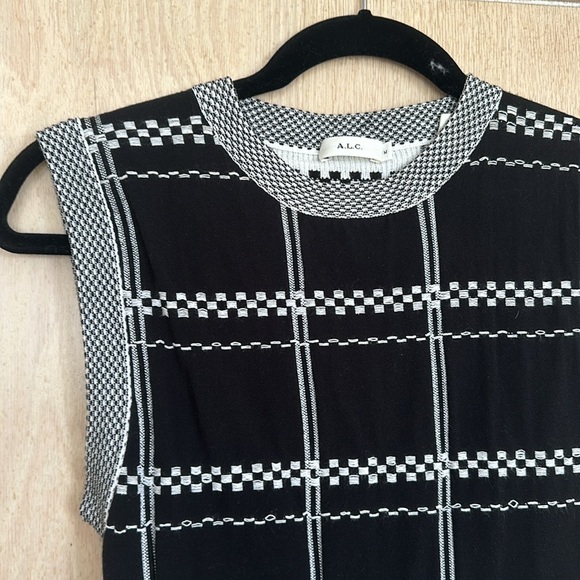 A.L.C. Black & White Cropped Blouse - Picture 2 of 6